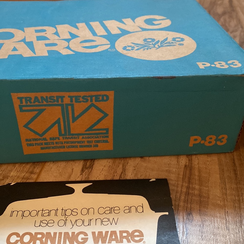 VINTAGE! NEW IN BOX! Corning Ware Cornflower Blue Ware Skillet with Lid - Picture 14 of 15